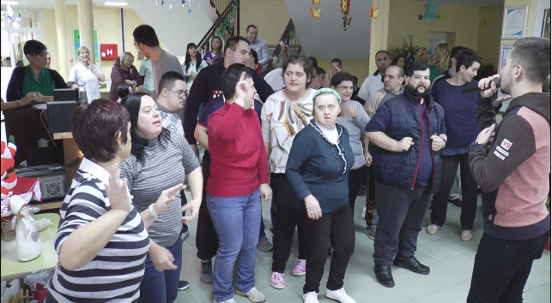 Празнична еуфорија у “Зрачку”: Уз осмех и песму све је лакше