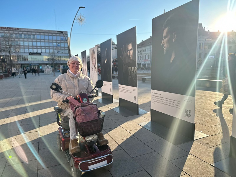 Драгана упркос свом инвалидитету снагом својих мисли прихвата лакоћу постојања