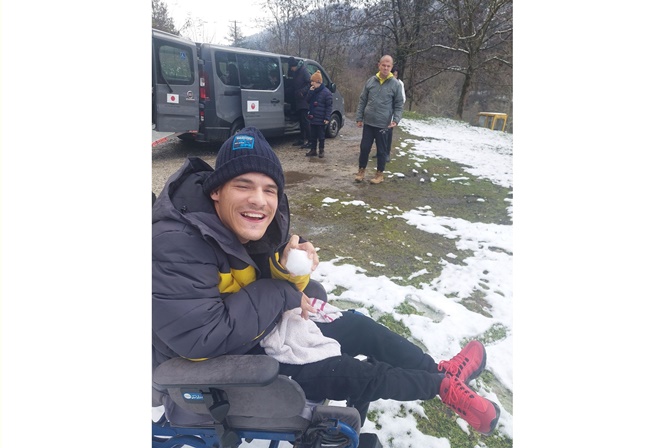 Чланови Удружења МНРО из Прибоја уживали на првом снегу